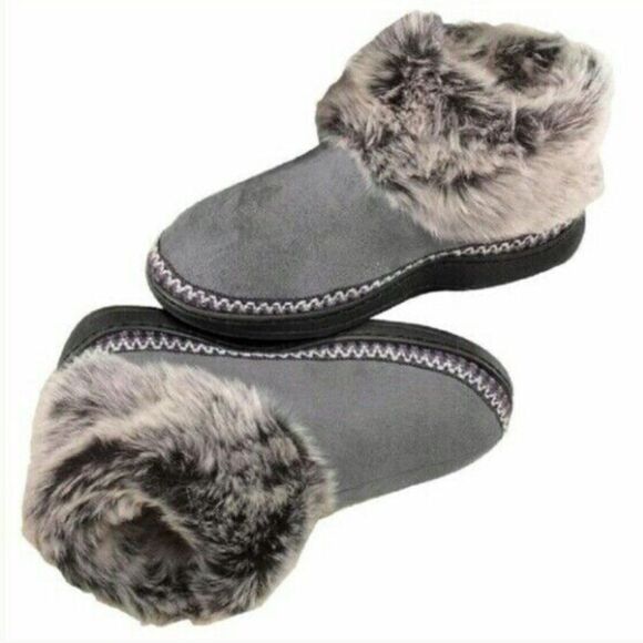 Shoes - Soft Cozy Faux Fur Lined Clog Slipper (Size Small / 5-6) Grey Color ~ NEW!!!